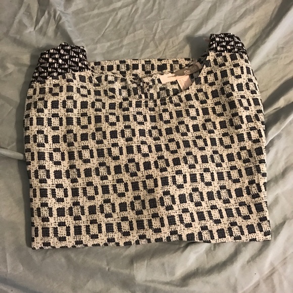 F21 Short Sleeved Patterned Blouse - Picture 1 of 8